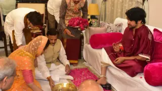 बागेश्वर बाबा रीवा पहुंचे: डिप्टी सीएम राजेंद्र शुक्ल के घर किया भोजन, फिर मैहर रवाना