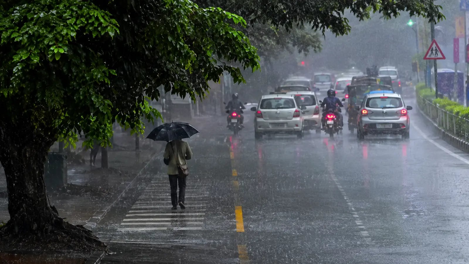 MP Weather Alert: 18 जिलों में भारी बारिश की चेतावनी, जबलपुर-रीवा-शहडोल में बना स्ट्रांग सिस्टम