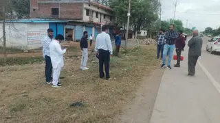 NH-39 रीवा-सीधी फोरलेन का काम लोही गांव से शुरू, बुलडोजर से हटाए जा रहे मकान और अतिक्रमण