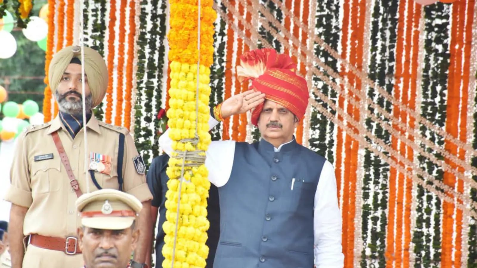 रीवा में 80वां स्वतंत्रता दिवस: डिप्टी CM राजेंद्र शुक्ल ने फहराया तिरंगा, विकास में हर नागरिक की भूमिका पर दिया जोर