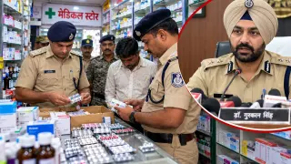 रीवा मेडिकल स्टोर पर पुलिस का छापा: नशे में इस्तेमाल होने वाली गोलियां मिलीं, संचालक गिरफ्तार