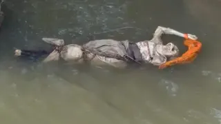 रीवा की टमस नदी में हाथ बंधा नर कंकाल मिला: कई दिनों से पानी में था शव, हत्या की आशंका; पहचान में जुटी पुलिस