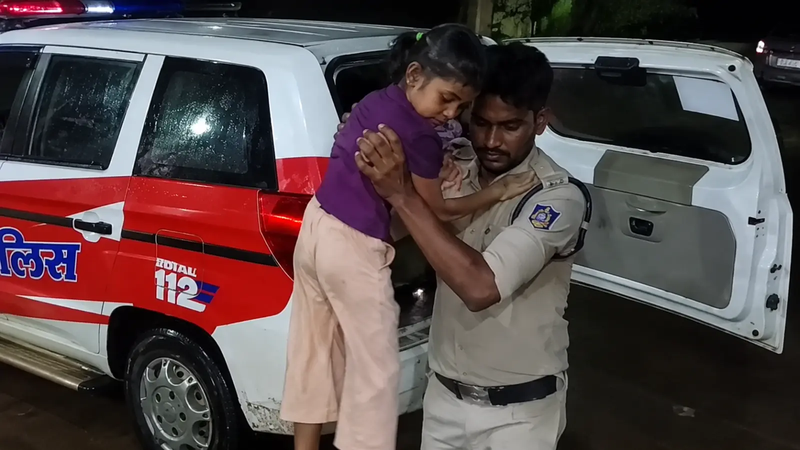मूसलाधार बारिश में भीगती रही वर्दी, पर नहीं डगमगाया फर्ज: लौर पुलिस के जवानों ने तमरी ब्रिज हादसे में घायल युवक को पहुंचाया अस्पताल