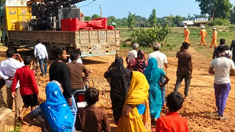 रीवा में प्रस्तावित न्यूक्लियर प्लांट का विरोध तेज: रोझौही पहुंची 2 बोरिंग मशीनें ग्रामीणों ने लौटाईं; ग्राम सभा की असहमति का हवाला