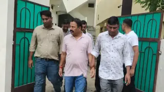 सतना जिला सहकारी बैंक का CEO 96 हजार रुपये रिश्वत लेते रंगे हाथों गिरफ्तार: रीवा लोकायुक्त की बड़ी कार्रवाई, किराए के मकान से दबोचा